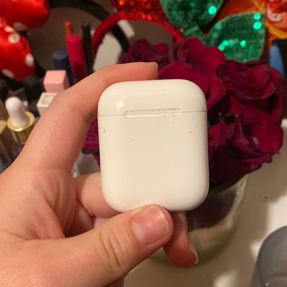 AirPod charging case + black case cover